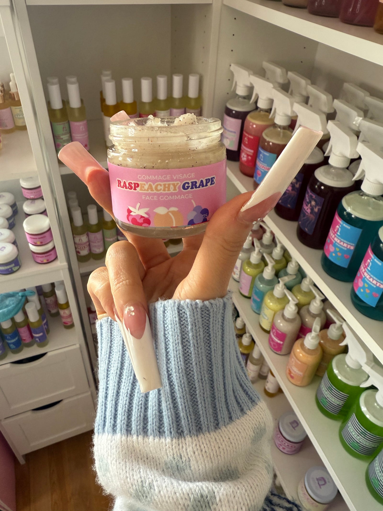 GOMMAGE VISAGE 🍑🍇💦 RASPEACHY GRAPE.