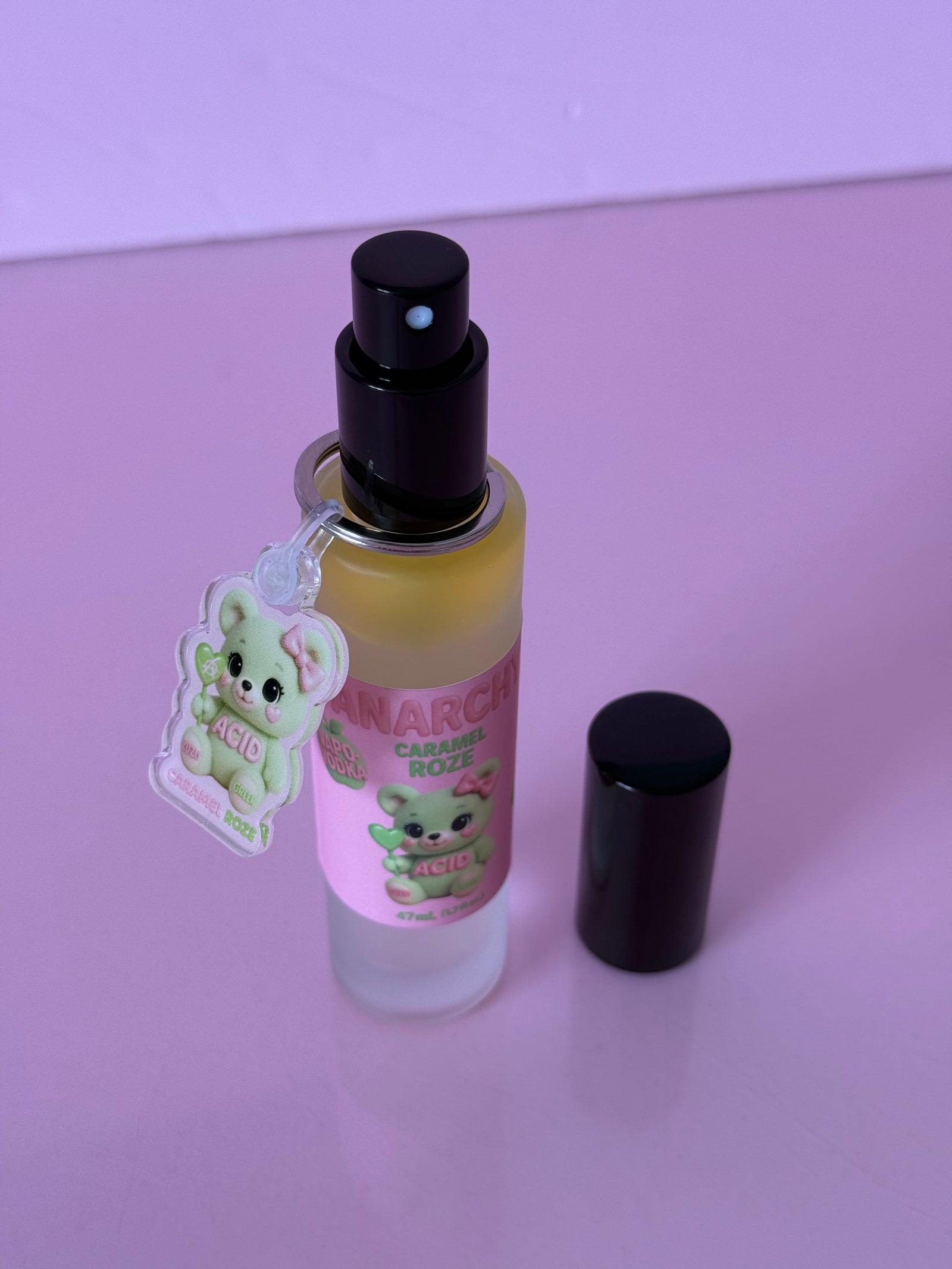 DUO PORTE-CLÉS &  VAPO-VODKA DE COLLECTION 🎖️- 🍏 ACID ZUZU GREEN 🍏 ANARCHY X CARAMEL ROZE.